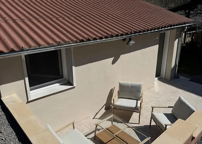 La Loubiere - Le Au Coeur De La Nature *